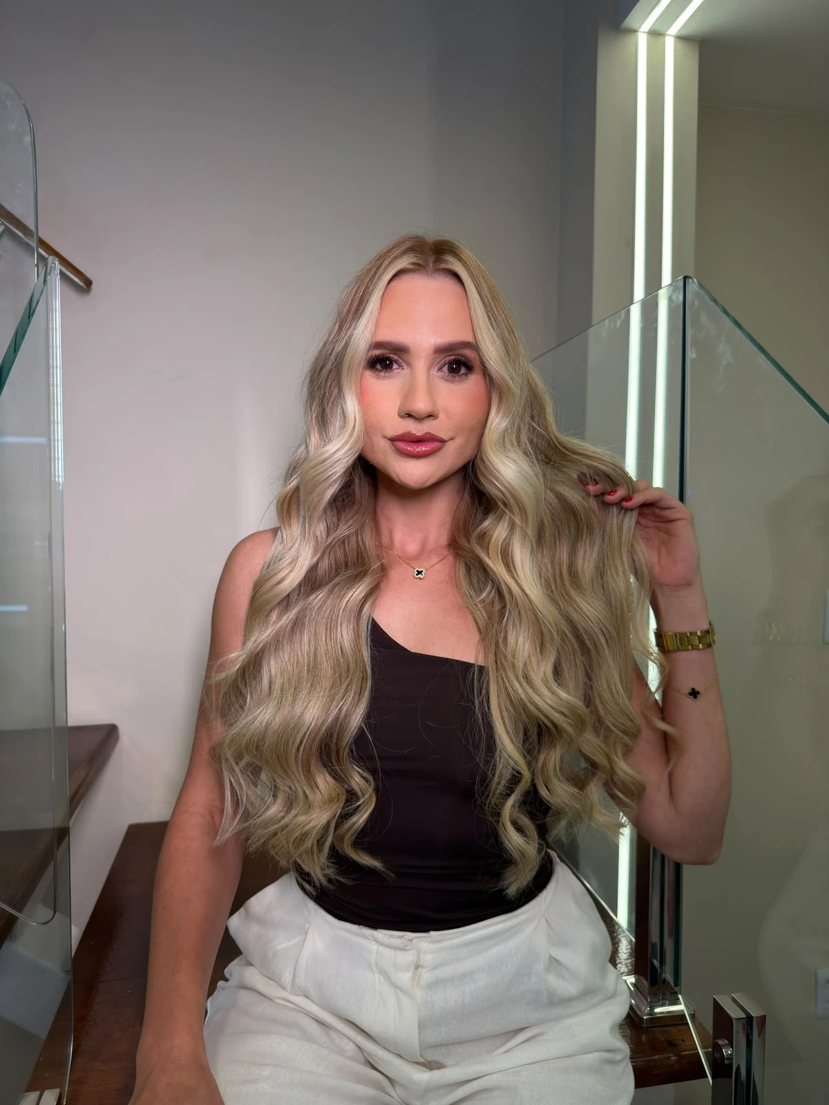 Mega hair feito no Studio Érica Vianna, foto 2 de 9