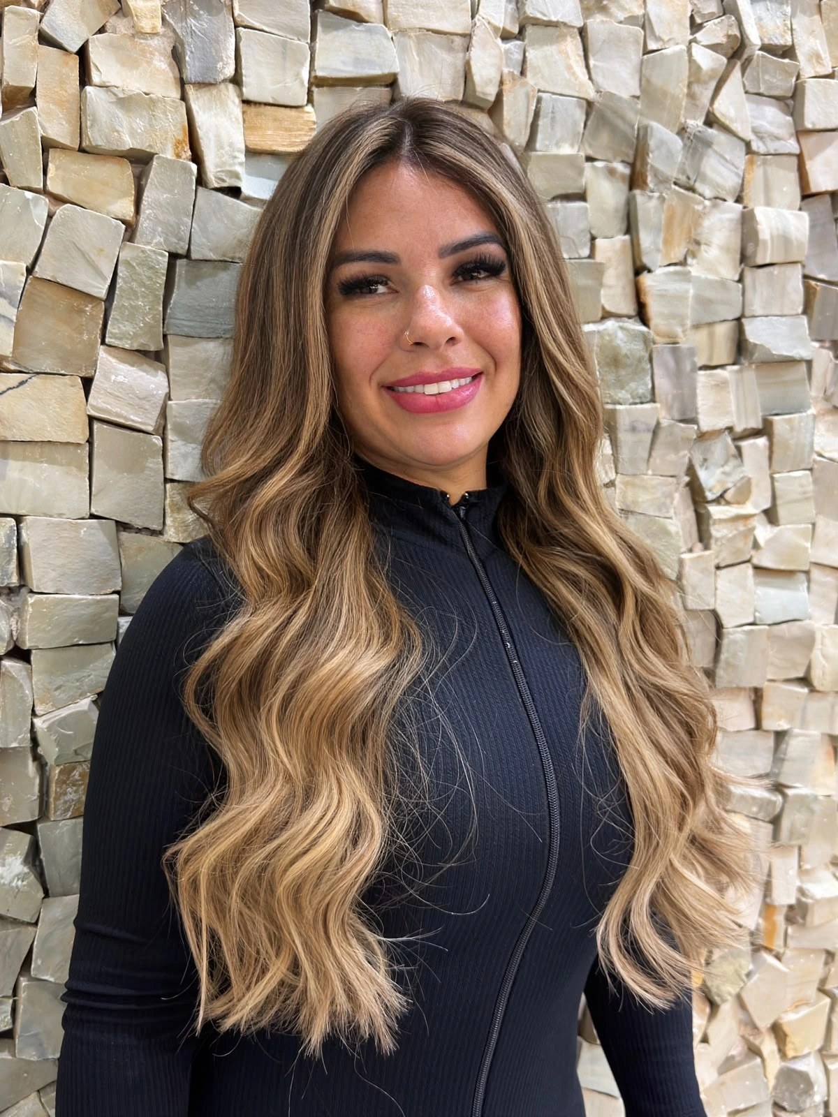 Mega hair feito no Studio Érica Vianna, foto 3 de 9