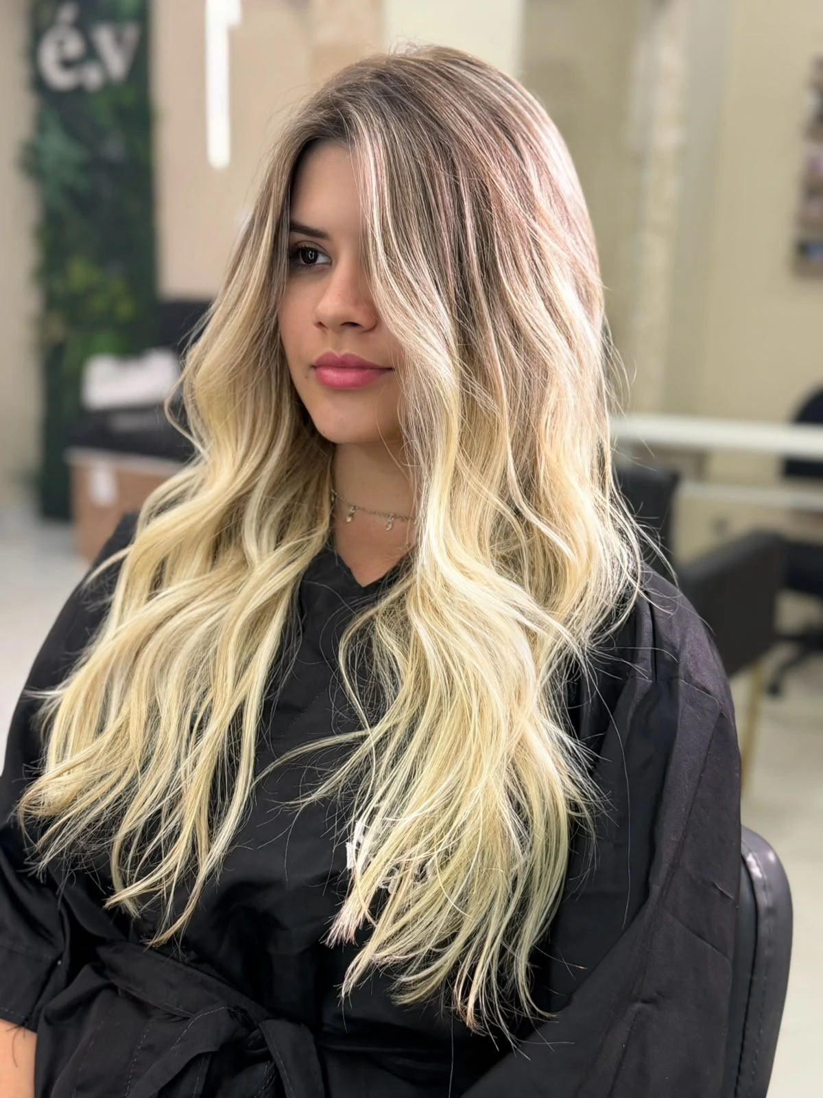 Mega hair feito no Studio Érica Vianna, foto 8 de 9